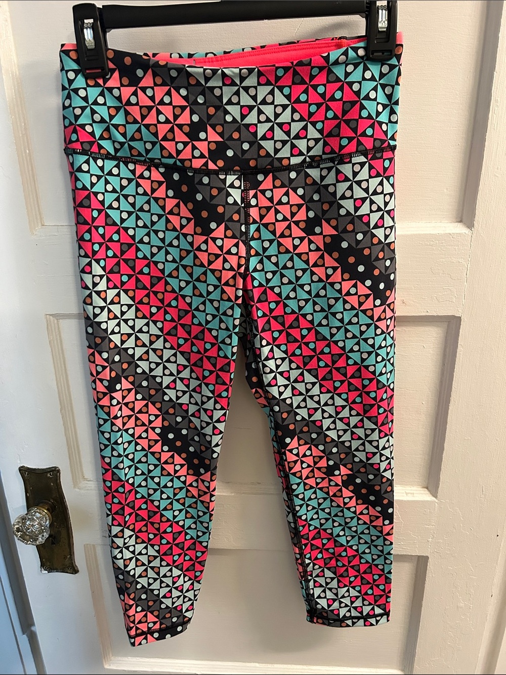 Victoria's Secret Colorblock Geo Print Leggings in Pink, Teal & Black
